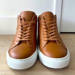 BRAND NEW GREAT SNEAKERS